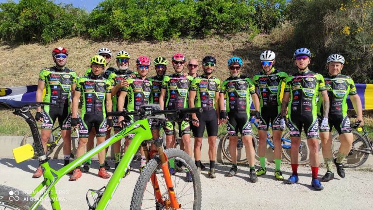 Mtbsan-17052022-atleti-prima-della-partenza