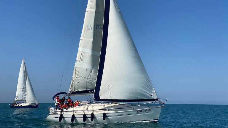 fiumicino barca a vela