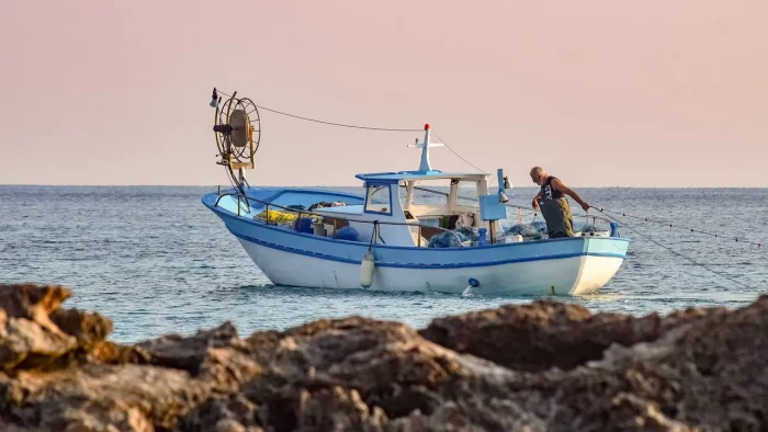 Fermo pesca per flotte dei Compartimenti marittimi compresi tra Civitavecchia, Fiumicino ed Anzio