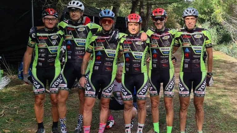 Mtbsan-28092022-Il-team-prima-della-partenza-della-6h-di-Bellaria-Igea-Marina