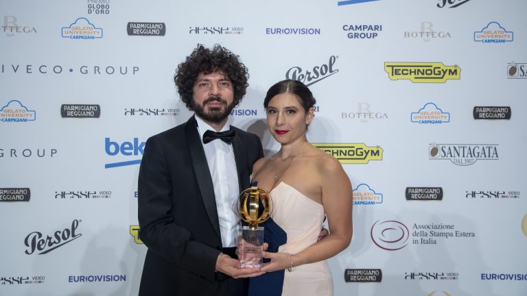 Annabella-Calabrese-veste-_Paola-Cipriani-Couture_-Daniele-Esposito-veste-_Lino-Valenti_-PH_-Pablo-Esparza-2