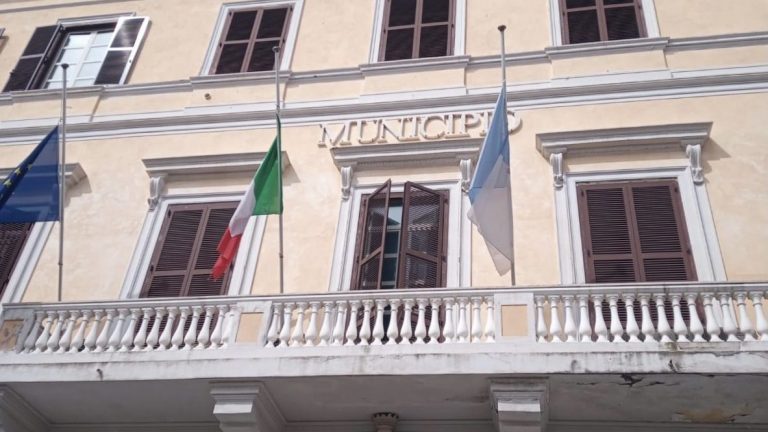 bandiere-mezzasta-comune