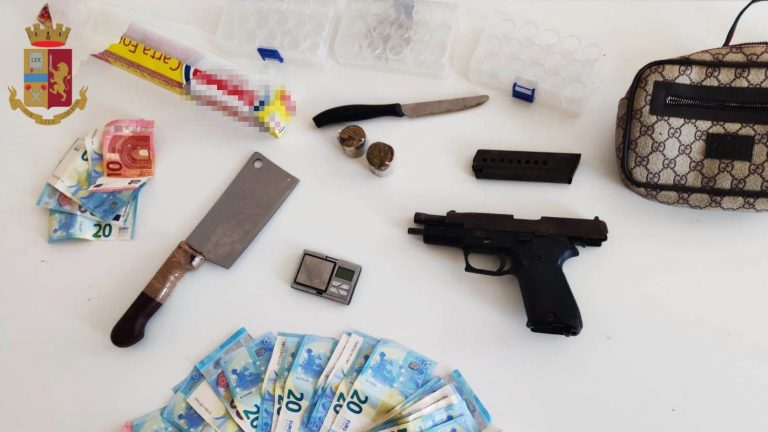 foto-armi-e-droga-sequestrate-LOGO