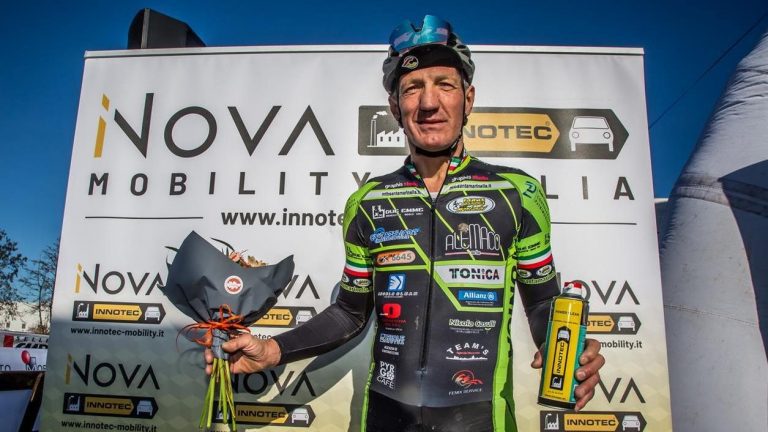 Mtbsan-01122022-La-premiazione-del-vincitore-Mariuzzo-a-San-Pietro-in-Gu