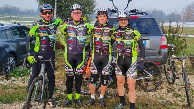 Mtbsan-14122022-Gli-atleti-prima-della-partenza-a-Ferentino