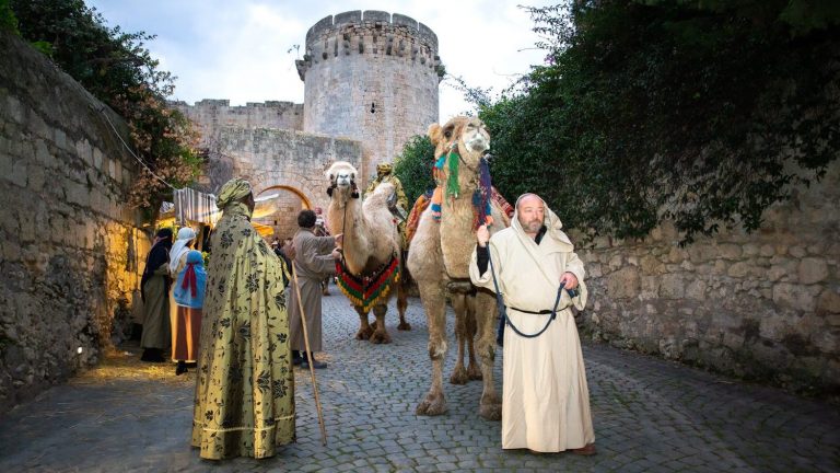 Presepe-vivente-di-Tarquinia-larrivo-dei-re-magi-3