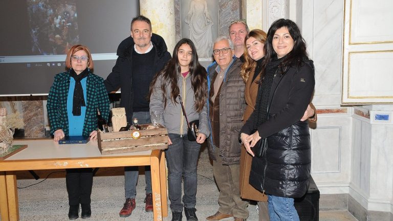 Cerimonia-di-premiazione-del-concorso-fotografico-Presepe-in-famiglia-tarquinia