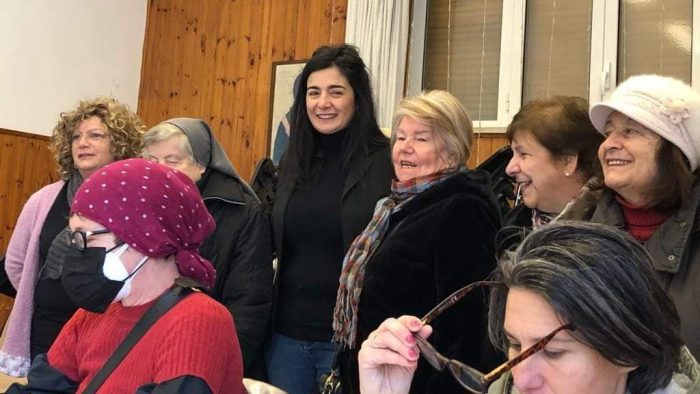 “Fili di speranza”, al via il corso gratuito di cucito per donne disoccupate