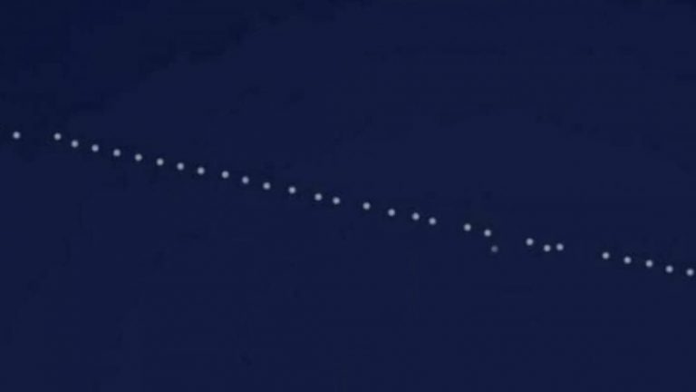 treno di satelliti starlink di elon musk