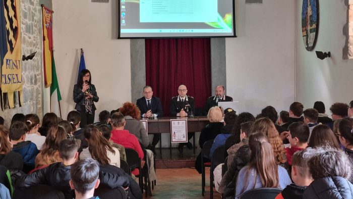 Bolsena. I Carabinieri incontrano gli studenti per parlare di Bullismo e cyberbullismo