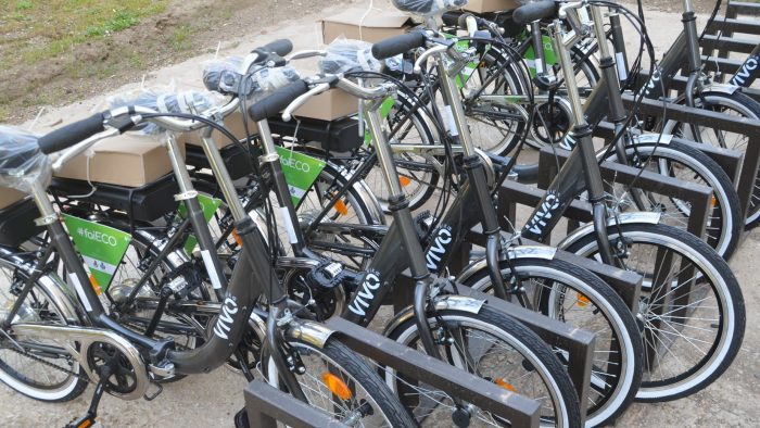 Mobilità green, il Comune di Cerveteri consegna gratuitamente 27 biciclette: online l’avviso pubblico