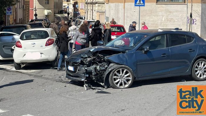 Civitavecchia - Incidente avvenuto questa mattina all'incrocio tra Via Regina Elena e Via Crispi