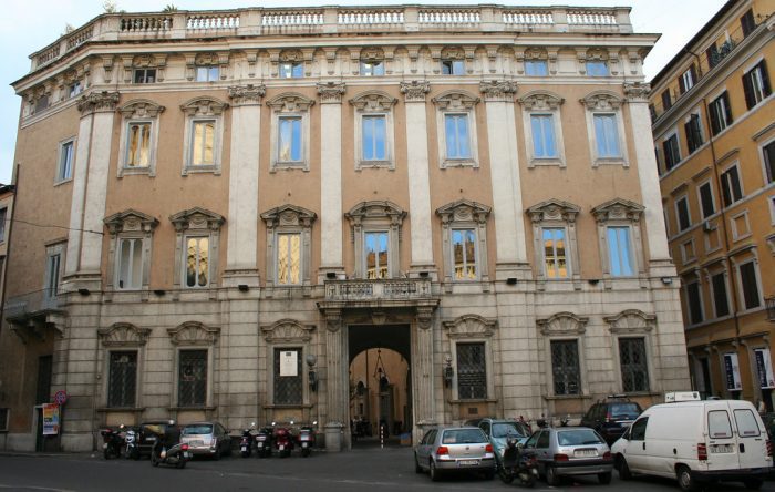 palazzo-cenci-maccarini