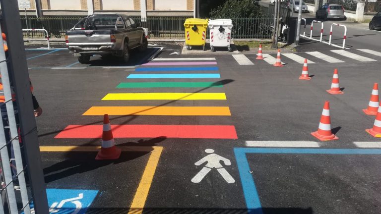 strisce-colorate-tolfa-1