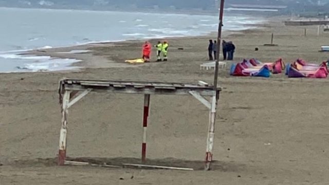 Era il primo maggio, quando nelle prime ore della mattinata era stata ritrovata una donna esanime sulla spiaggia di Passoscuro. 