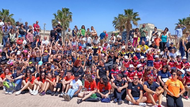 civitavecchia-si-veste-destate-foto-di-gruppo