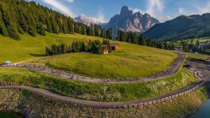 Il collega Francesco Quintiliani, romano ma santamarinellese di adozione, ha corso la "Maratona Dles Dolomites" chiudendo la gara in 6h e 21 minuti, arrivando a metà classifica tra gli oltre 8.000 gareggianti.