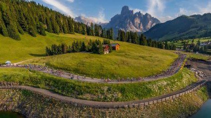 Il collega Francesco Quintiliani, romano ma santamarinellese di adozione, ha corso la "Maratona Dles Dolomites" chiudendo la  gara in 6h e 21 minuti, arrivando a metà classifica tra gli oltre 8.000 gareggianti. 