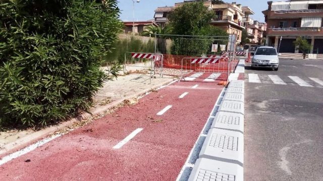 Assessore ai lavori pubblici De Santis: “Procedono spediti i lavori del nuovo percorso ciclopedonale di collegamento tra Torre Flavia e il centro”