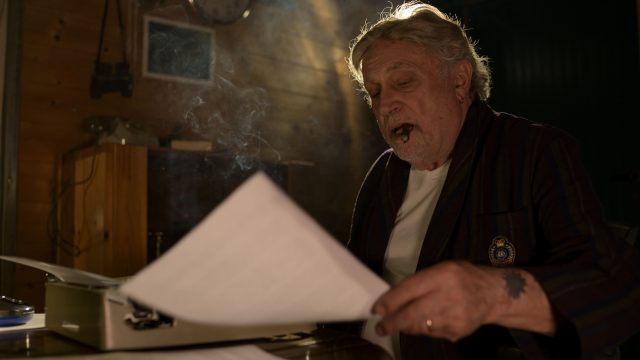 Andrea-Roncato_Il-racconto-di-Ester_regia-di-Simone-Barletta-1