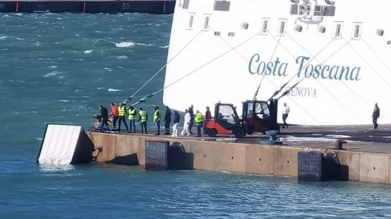 furgone-in-mare-porto-civitavecchia-1