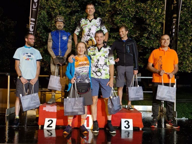 Mtbsan-03072024-Il-podio-vincente-di-Martinelli-ed-Olivieri-in-coppia-con-la-Tosato-1