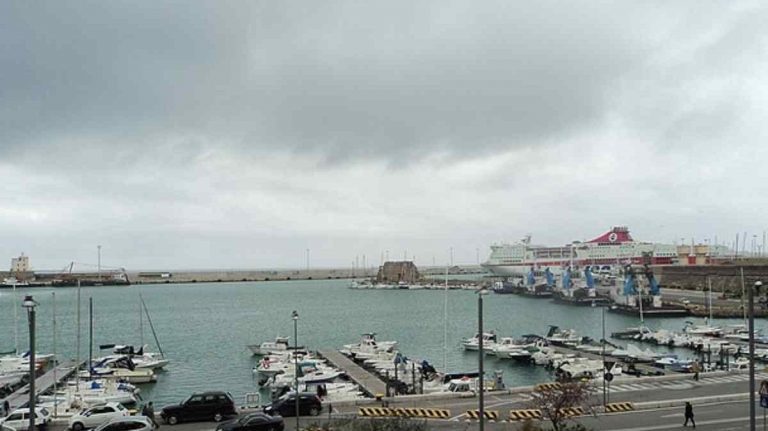 Maltempo, traghetto Olbia-Civitavecchia allagato