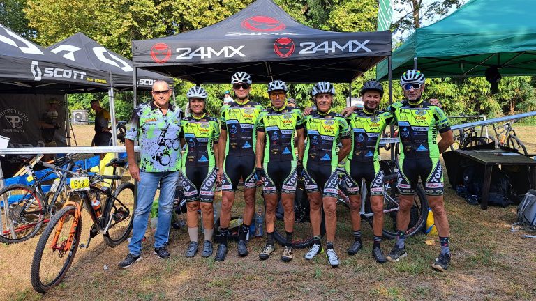 Mtbsan 10092024 Gli atleti dell'MTB S. MARINELLA con il Presidente Carnesecchi