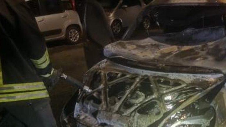 auto incendiata corviale