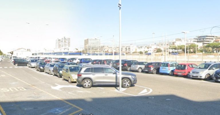 parcheggio stazione cv
