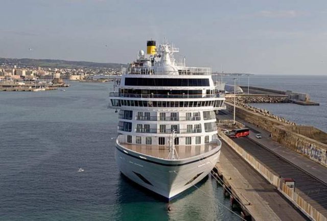 Civitavecchia, record di sbarchi per le crociere vicino