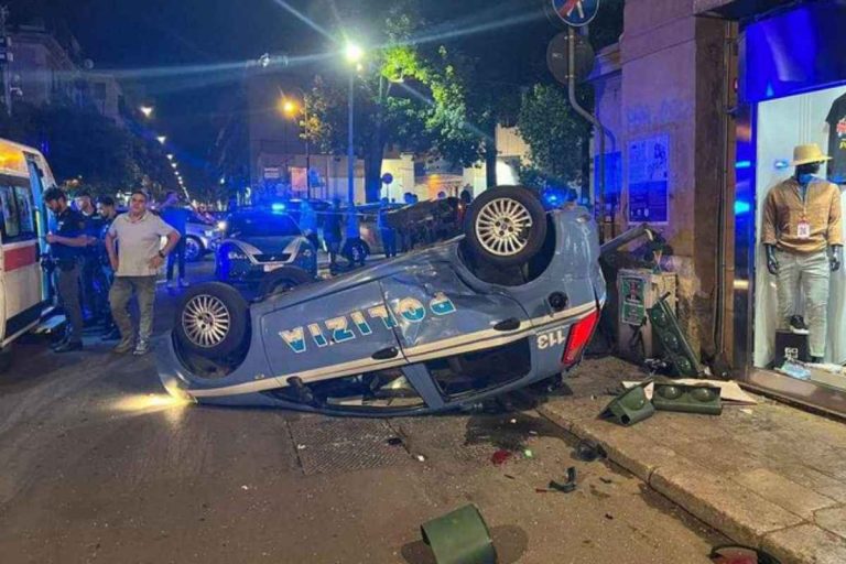 Incidente fra volanti a Roma, foto terribili