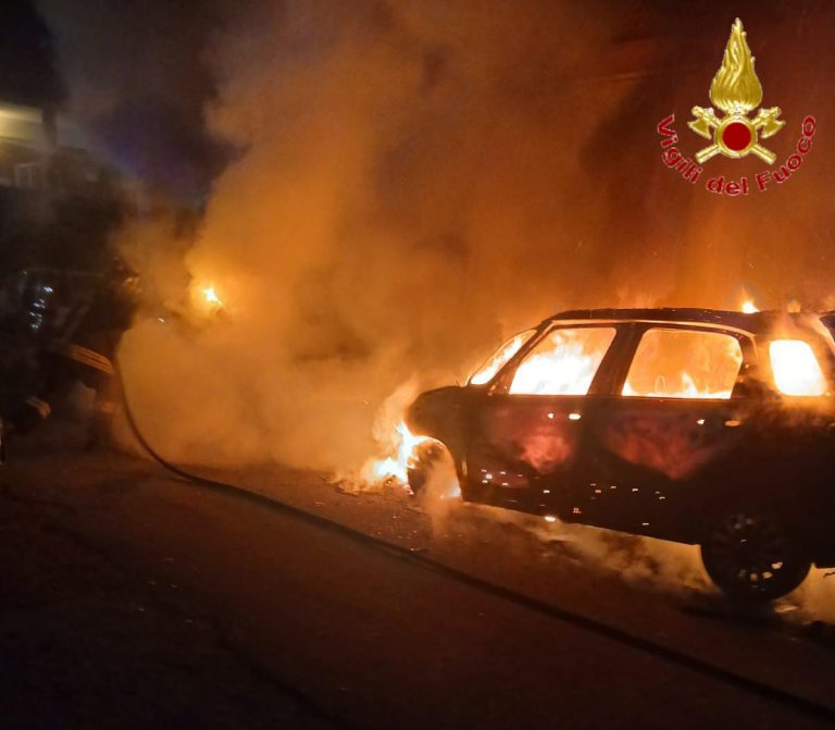 INCENDIO AUTOMOBILI CAMPO DELL'ORO