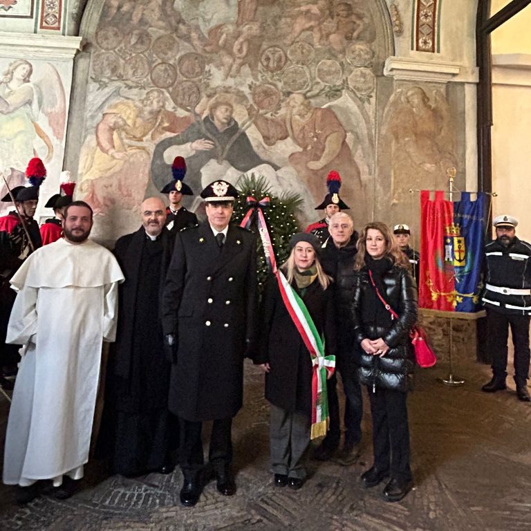 maura chegia cerimonia moneta