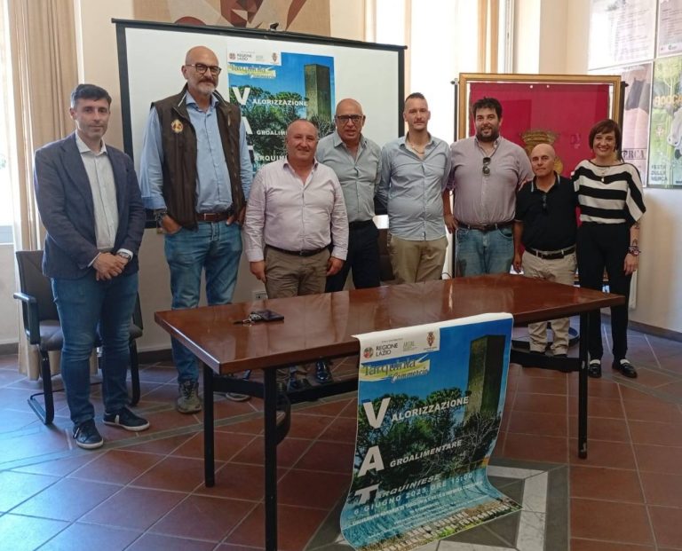 foto di gruppo al termine della presentazione del progetto VAT