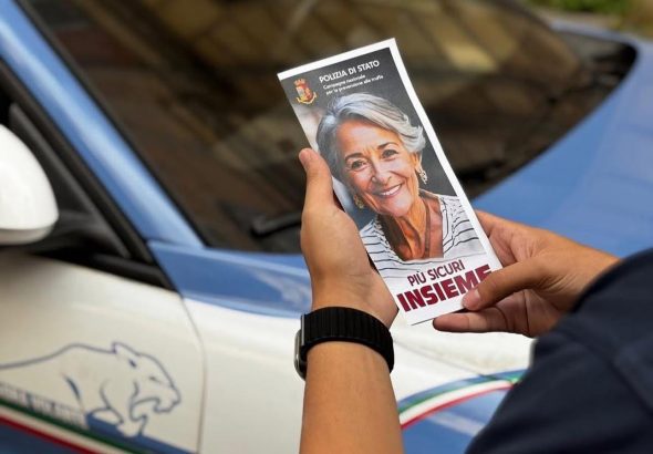 polizia di stato signora anziana