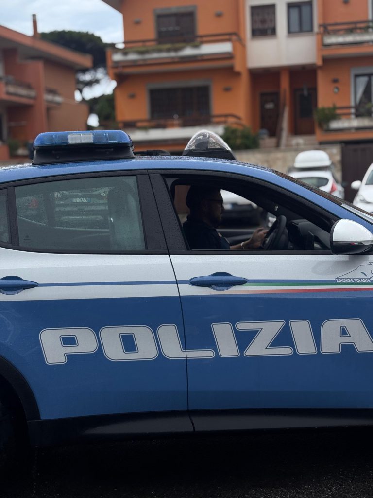 POLIZIA ROMA