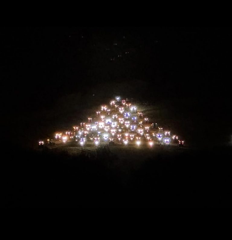 immagini trattori due casette