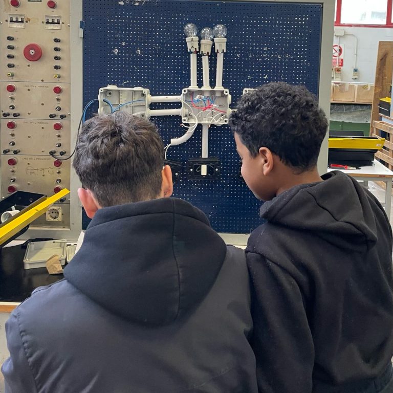 487462255_1054460840037288_5395860316214113498_n