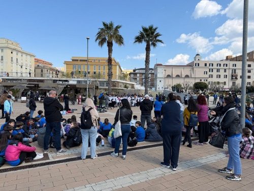 I TANTI RAGAZZI DELLE SCUOLE A NEXT GENERATION POWERBOAT