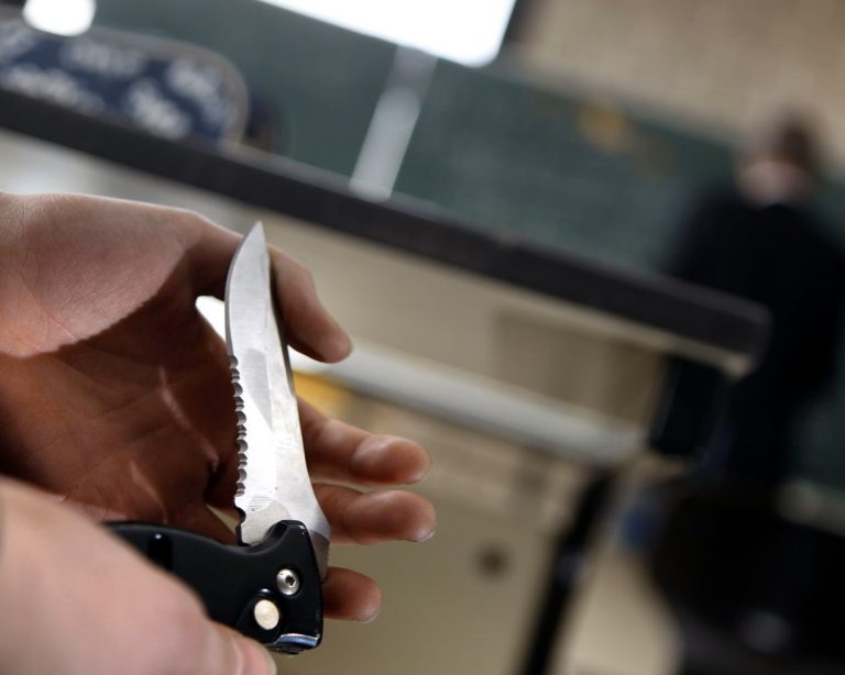coltello a scuola