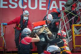 naufraghi civitavecchia