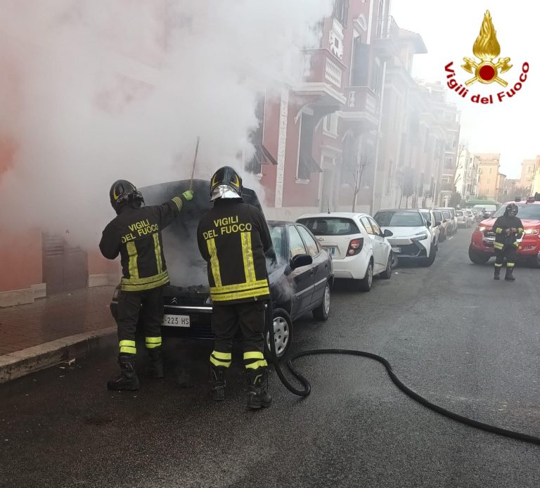 vigili del fuoco macchina