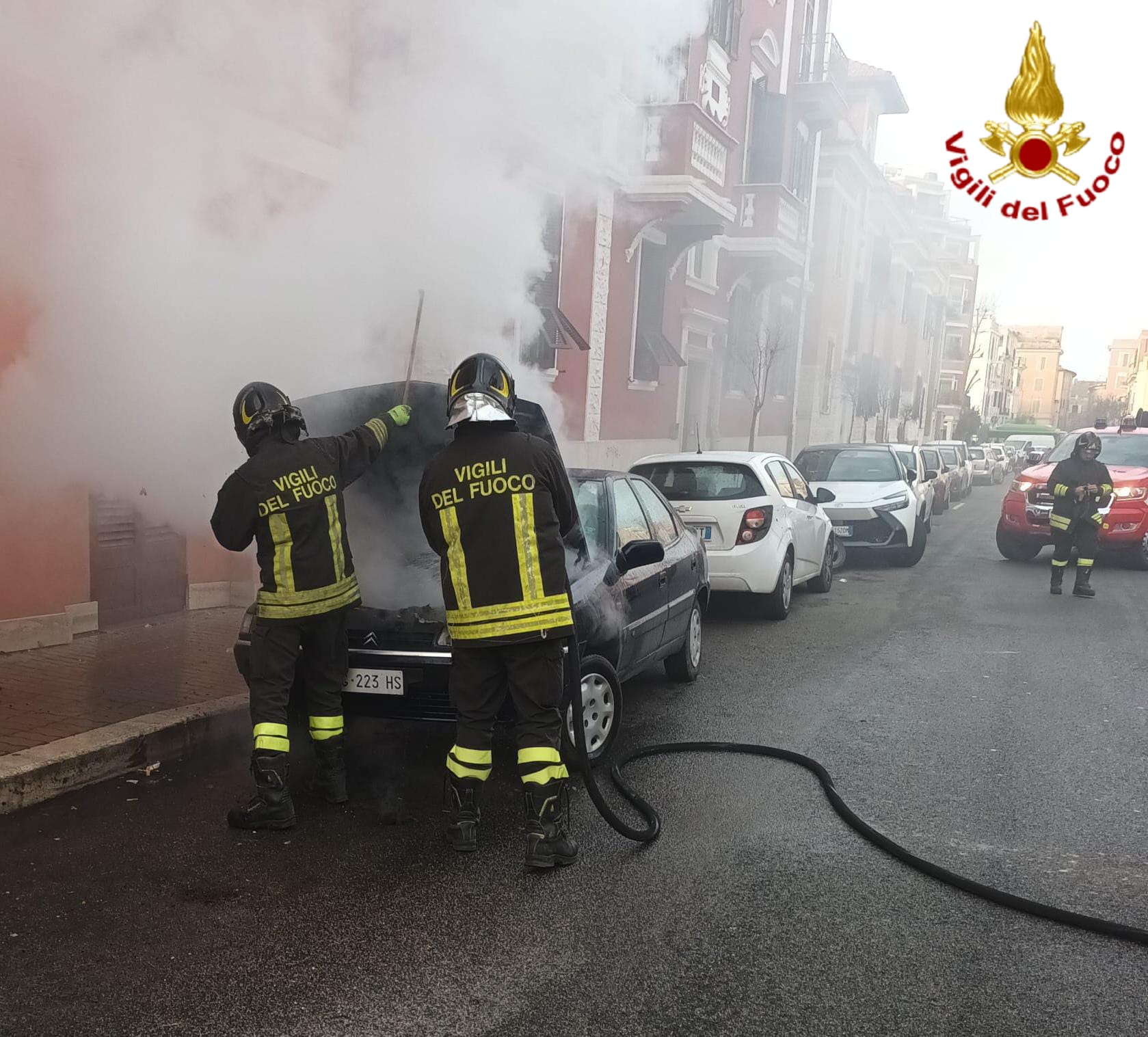 vigili del fuoco macchina