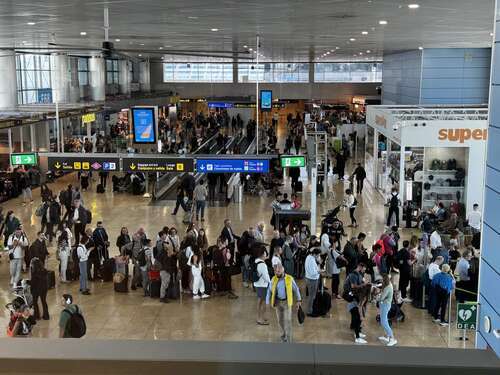 folla aeroporto fiumicino (1)