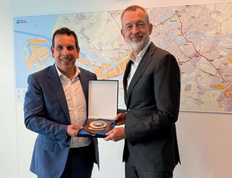 Porto: asse con Rotterdam per crescita e innovazione