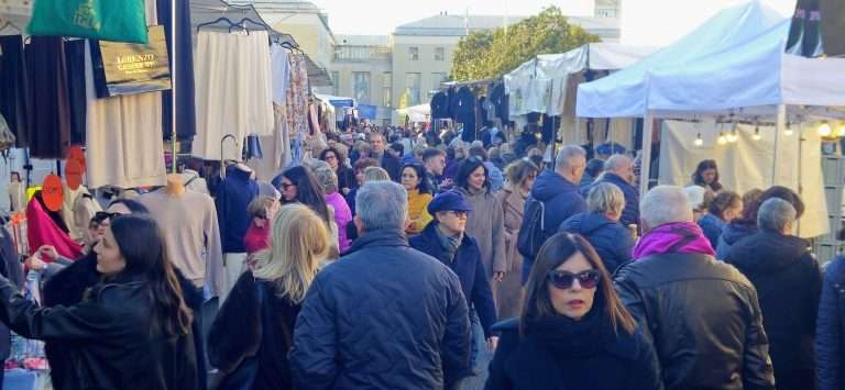 Santa Marinella e Ostia, mercato degli Ambulanti di Forte