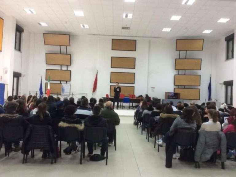 Civitavecchia, Karla Sofía Gascón incontra gli studenti